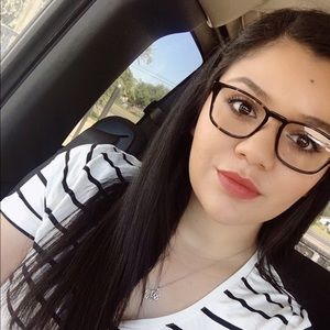 Meet your Posher, Karina